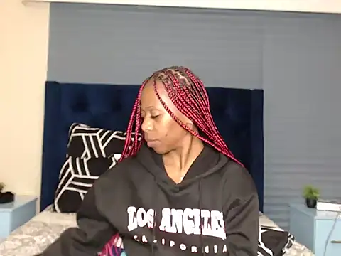 QUEENMANDYY's Live XXX Chat