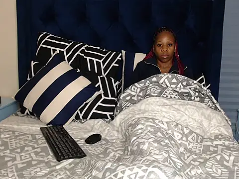 QUEENMANDYY's Live XXX Chat