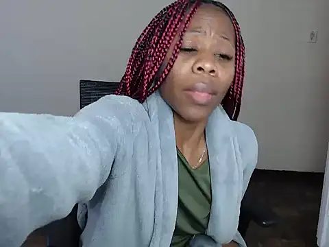 QUEENMANDYY Chat XXX in diretta