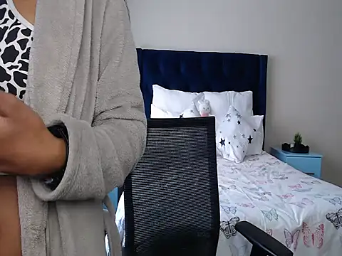 QUEENMANDYY XXX чат на живо