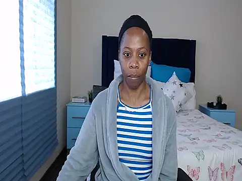 QUEENMANDYY XXX чат на живо