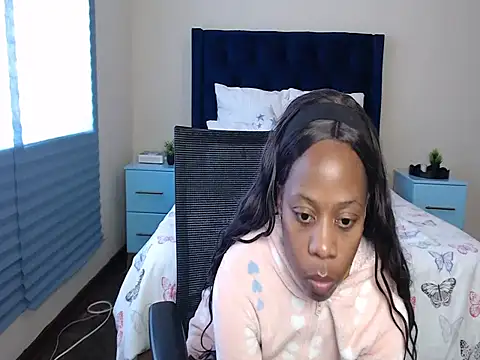 QUEENMANDYY élő XXX-chatje