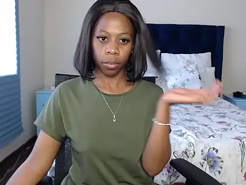 QUEENMANDYY's Live XXX Chat