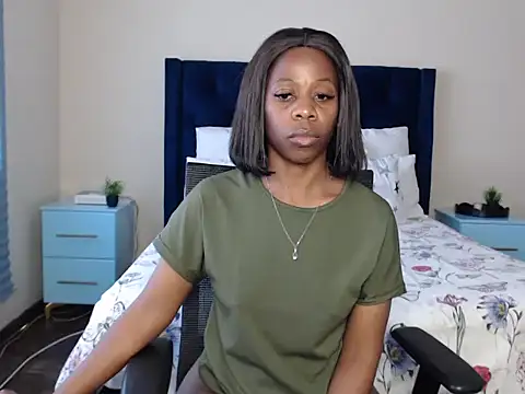 QUEENMANDYYn Live XXX chat