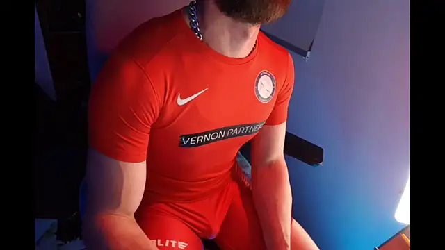 הופעת וובקאם של muscledgeXXX