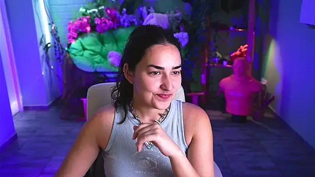 הופעת וובקאם של CeceliaJohnson