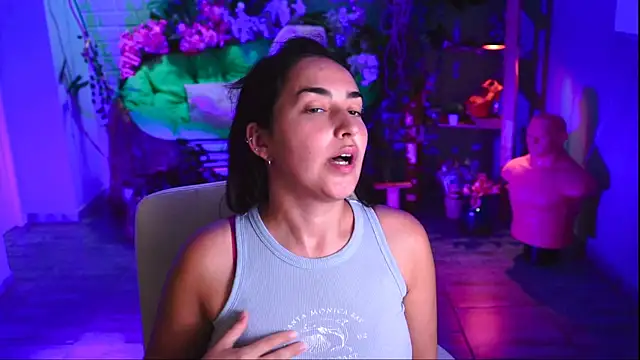 CeceliaJohnson Chat XXX in diretta