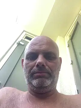 Pascal-1976 Show in webcam