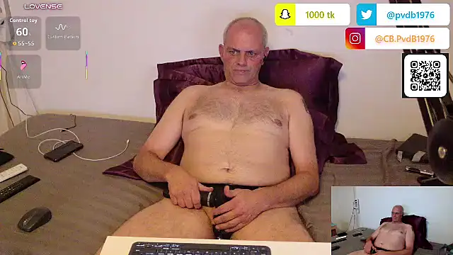 Pascal-1976 Show in webcam