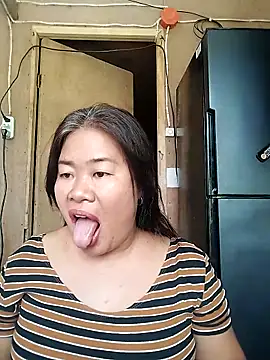 Lovelywoman43 Webcam Show