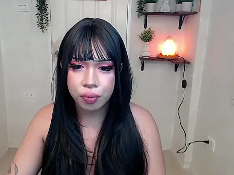 Show modela LasciviousDelilah na web-kameri