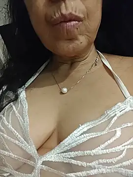 NakedMILFx Live XXX Chat