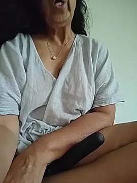 NakedMILFx 现场XXX聊天
