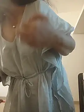 NakedMILFx Adlı Modelin Canlı XXX Sohbeti