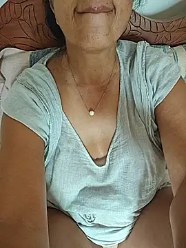 NakedMILFx's Live XXX Chat