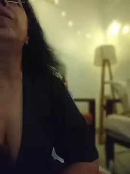 NakedMILFx Webcam-Show