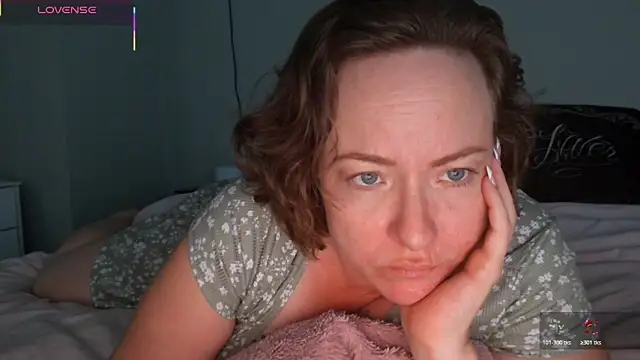 julimonroe's Webcam Show