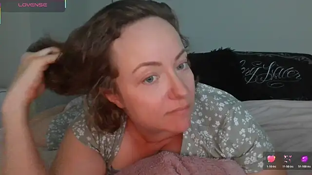 julimonroe's Webcam Show