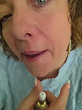 julimonroe's Webcam Show