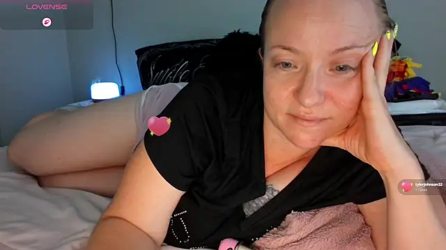 julimonroe webcam show