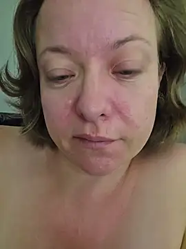 Chat +18 de julimonroe ao vivo