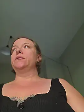 julimonroe Show in webcam