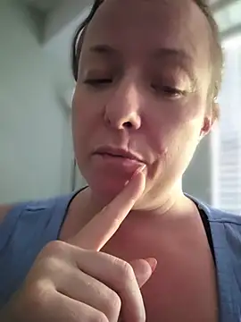 julimonroe Show in webcam