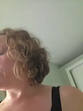 julimonroe Show in webcam