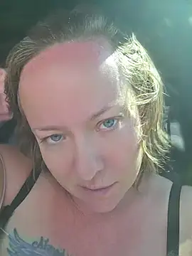 Show de julimonroe na webcam