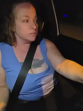 הופעת וובקאם של julimonroe
