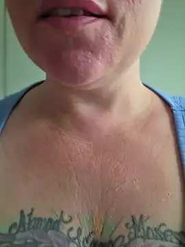 julimonroe's Webcam Show