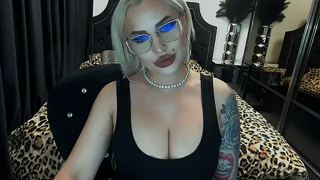 แชท XXX สดของ LovelyBlondyxx