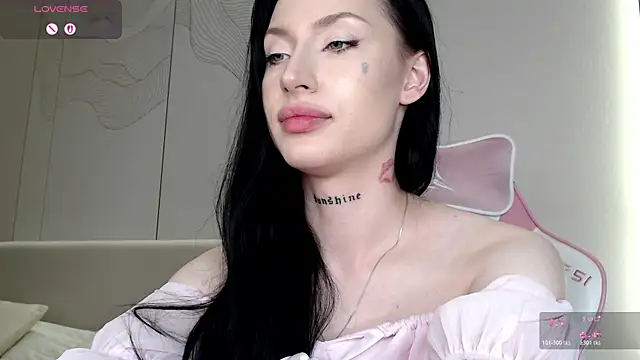 JenniferQueen11 Adlı Modelin Canlı XXX Sohbeti
