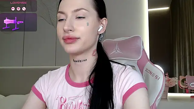 Chatroom XXX en direct de JenniferQueen11