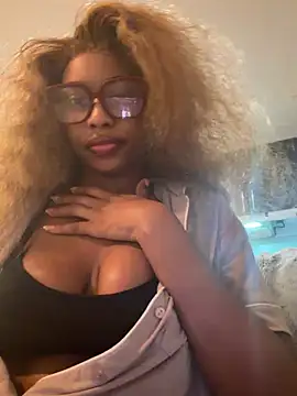 wamie03 লাইভ XXX চ্যাট