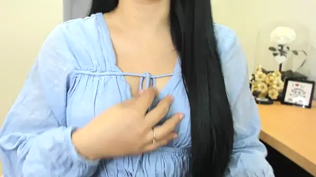 צ'אט XXX בשידור חי של TheGoldenGirl