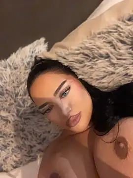 EmiliaPetrova Pertunjukan Webcam
