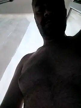 kevgir08 Show in webcam