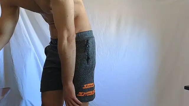 Show modela HawkedScald na web-kameri