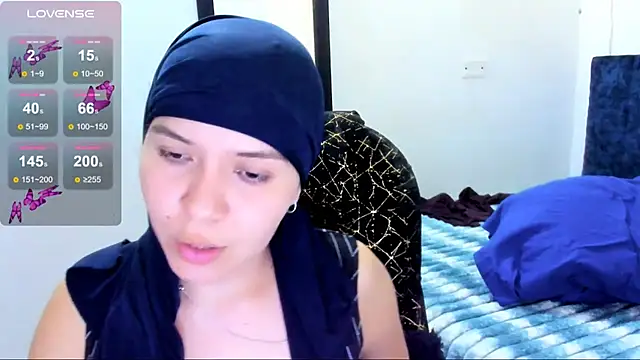 MatchedEyebrow Pertunjukan Webcam