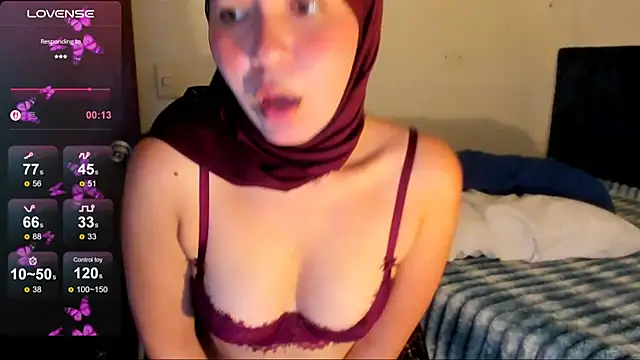 MatchedEyebrow Chat XXX in diretta