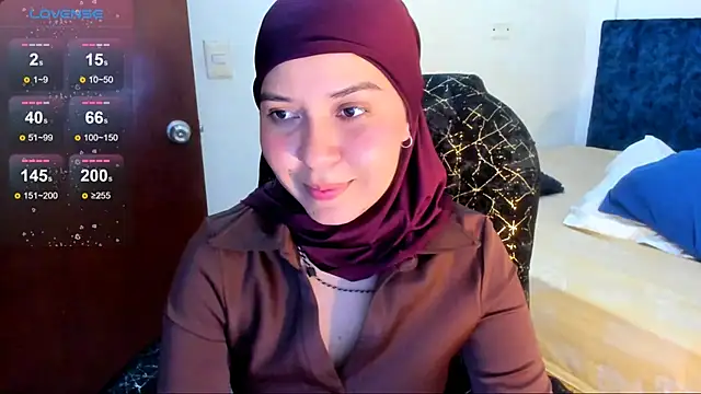 MatchedEyebrow's Live XXX Chat