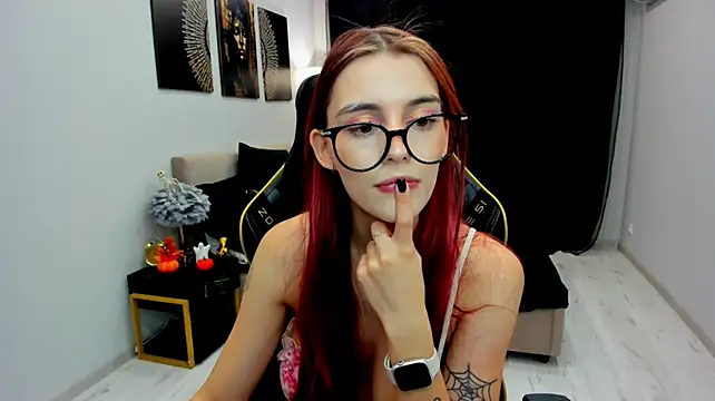 RedLipse Adlı Modelin Canlı XXX Sohbeti