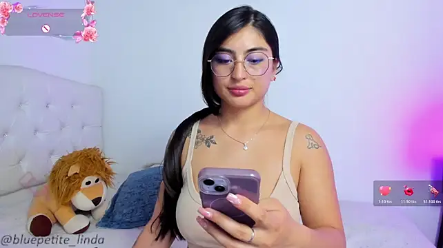 دردشة Blue_Petite الجنسية المباشرة