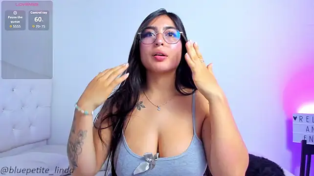 Blue_Petite Adlı Modelin Canlı XXX Sohbeti