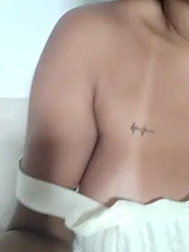 צ'אט XXX בשידור חי של Molly_newman6