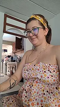 HunnyyLove Chat XXX in diretta