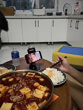 CNYASTUR 在線直播表演