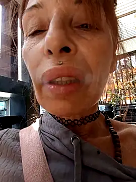 FrozenWaffle Show in webcam