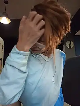 Chat soba uživo modela FrozenWaffle
